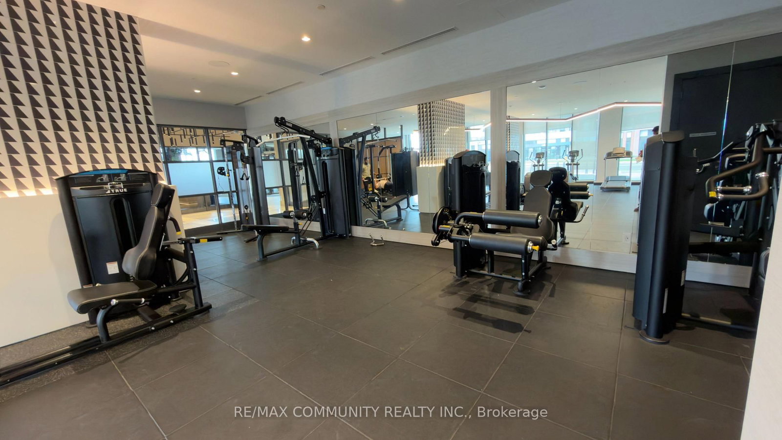 2545 Simcoe Street N, Unit 319 - Photo 4