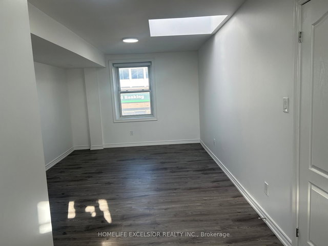 Unit 5 - 3 Simcoe Street S