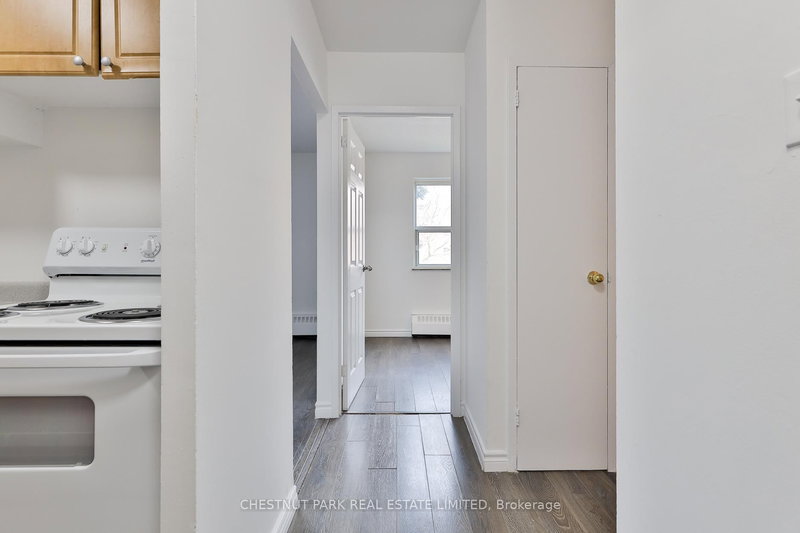 215 - 900 Glen St, Oshawa, L1J 5Z4 | Image 2