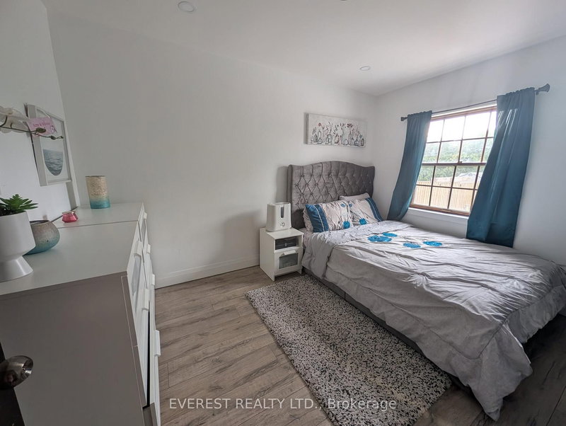 11 Kecala Rd S, Toronto, M1P 1K5 | Image 2