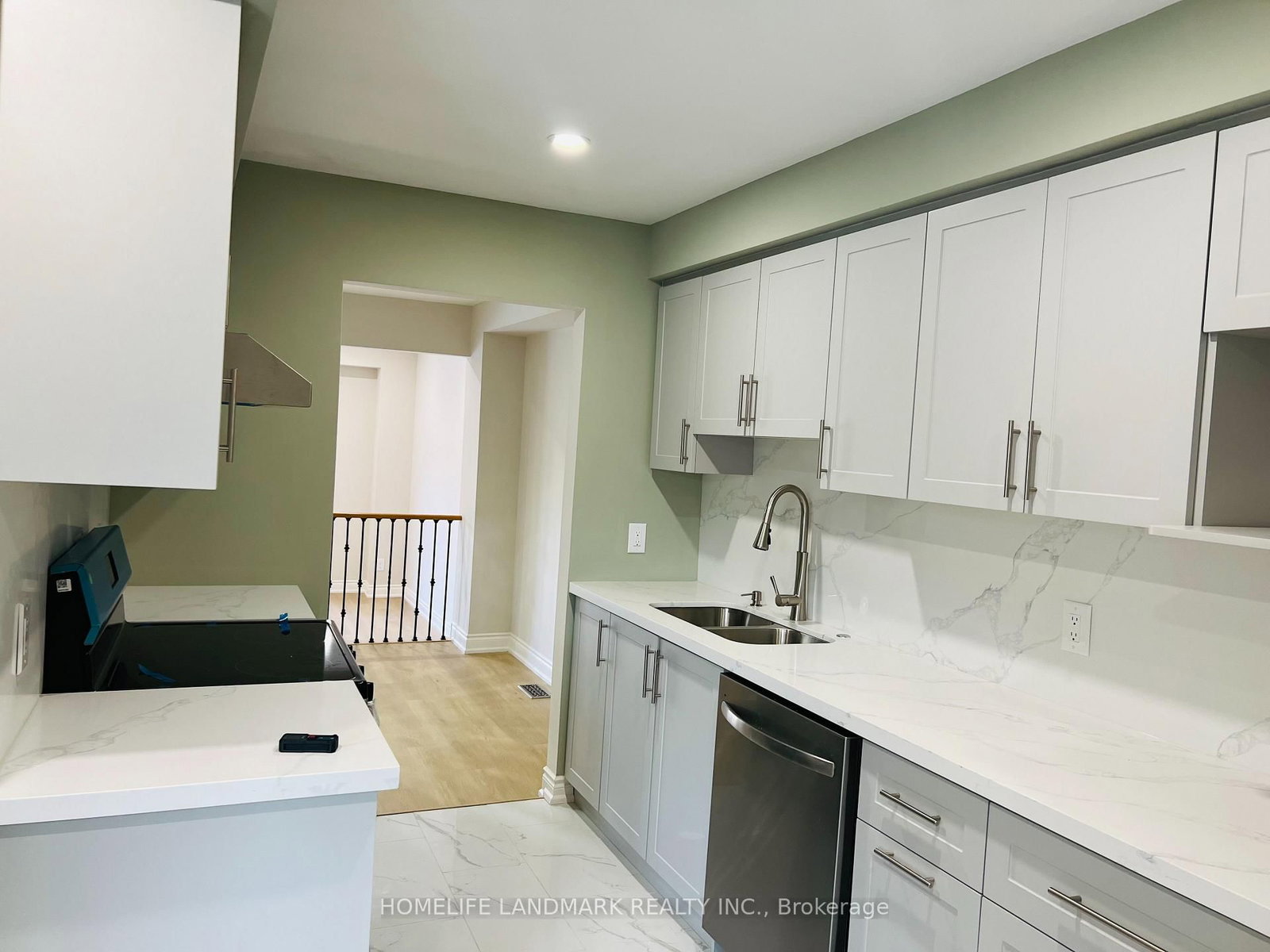 70 Lady Churchill Court - Photo 2