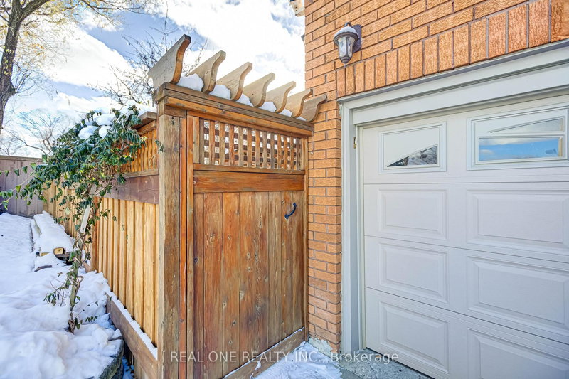 home for lease on 2 Grittani Lane