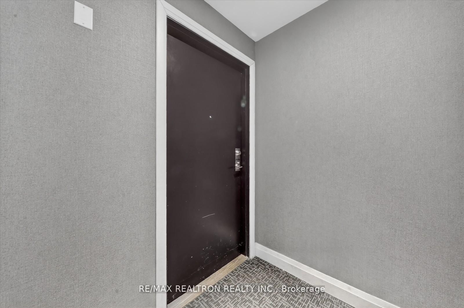 2152 Lawrence Avenue E, Unit PH08 - Photo 10