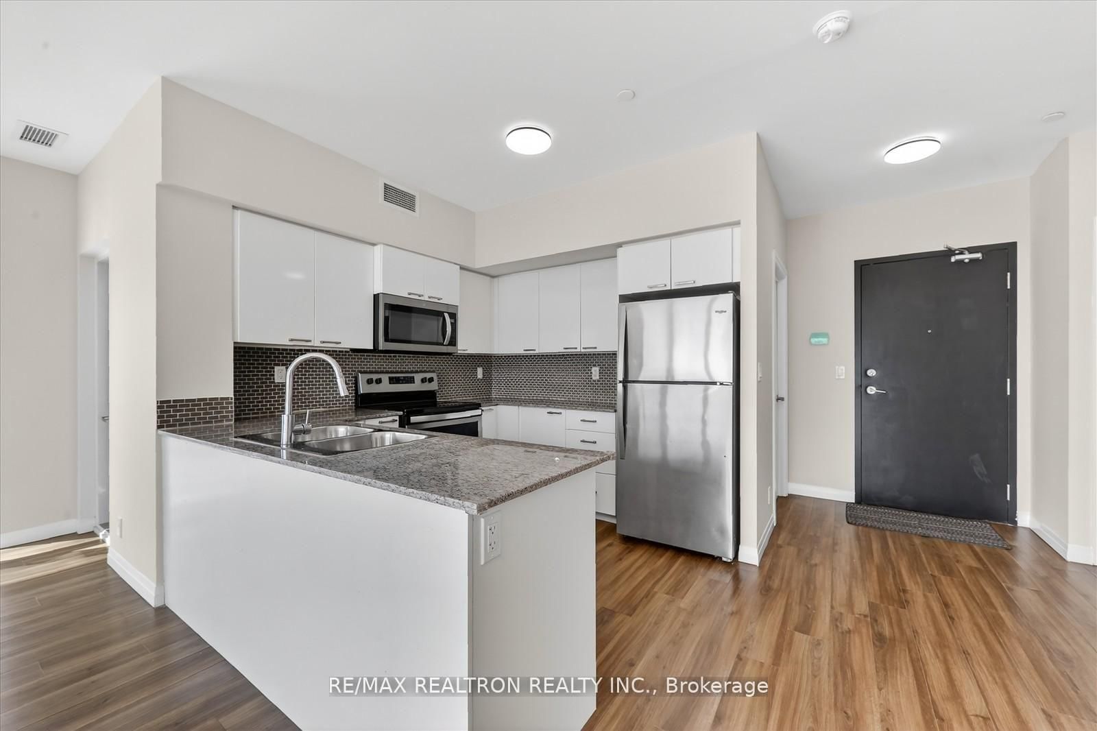 2152 Lawrence Avenue E, Unit PH08 - Photo 20