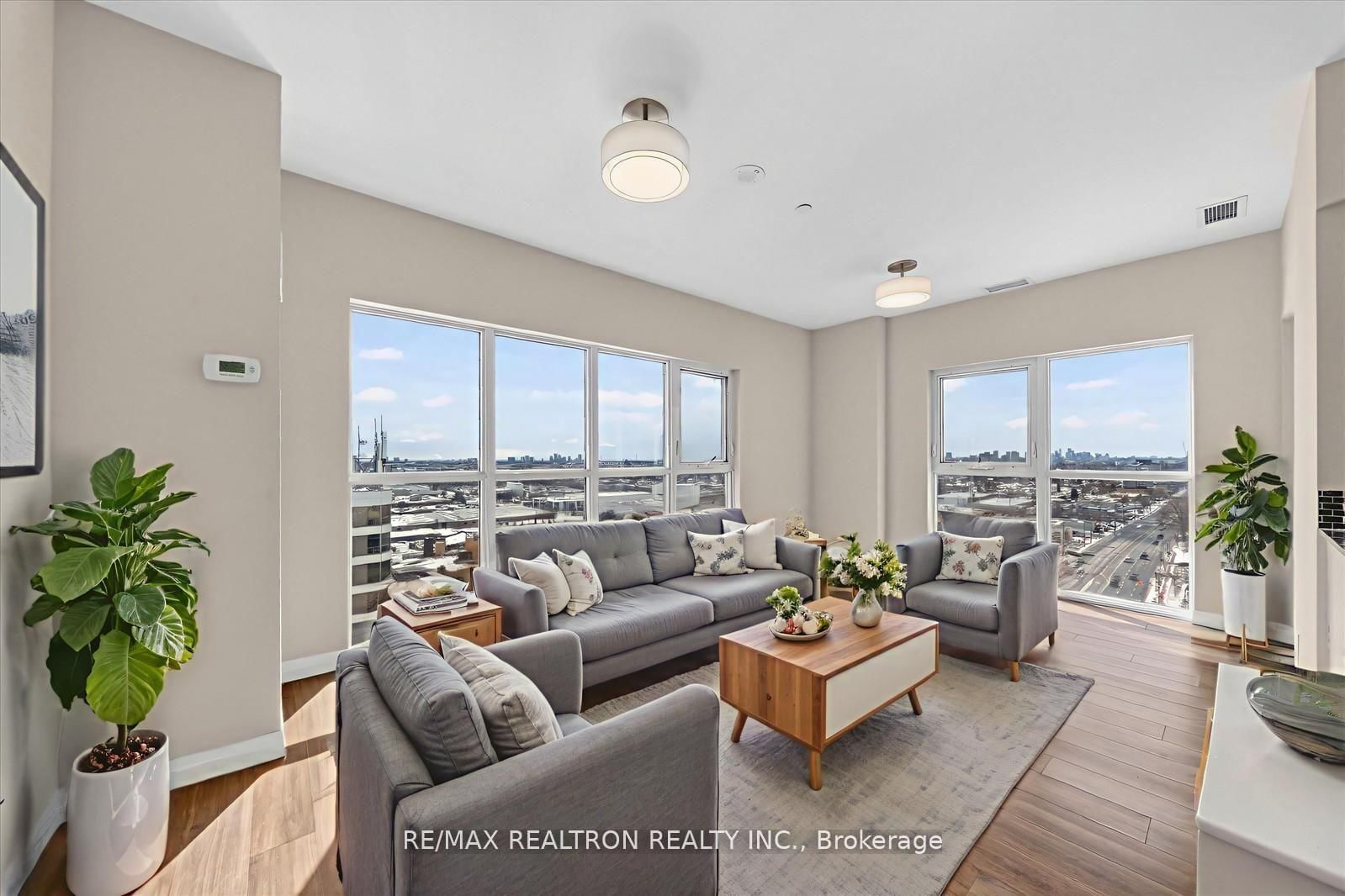 2152 Lawrence Avenue E, Unit PH08 - Photo 23