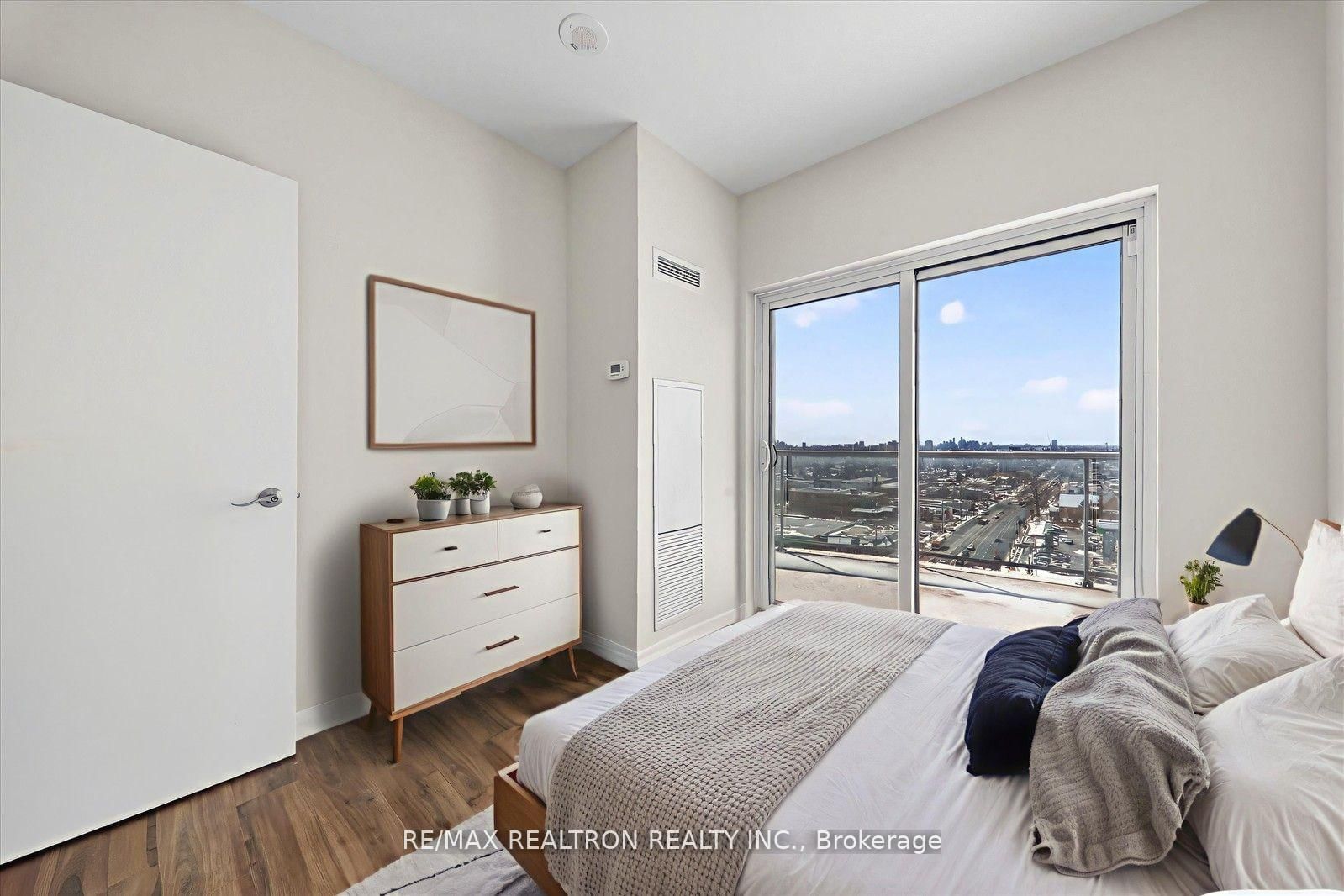 2152 Lawrence Avenue E, Unit PH08 - Photo 25