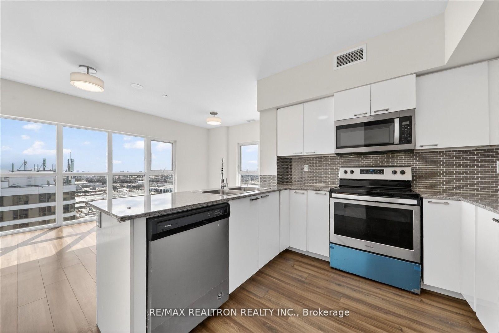 2152 Lawrence Avenue E, Unit PH08 - Photo 29