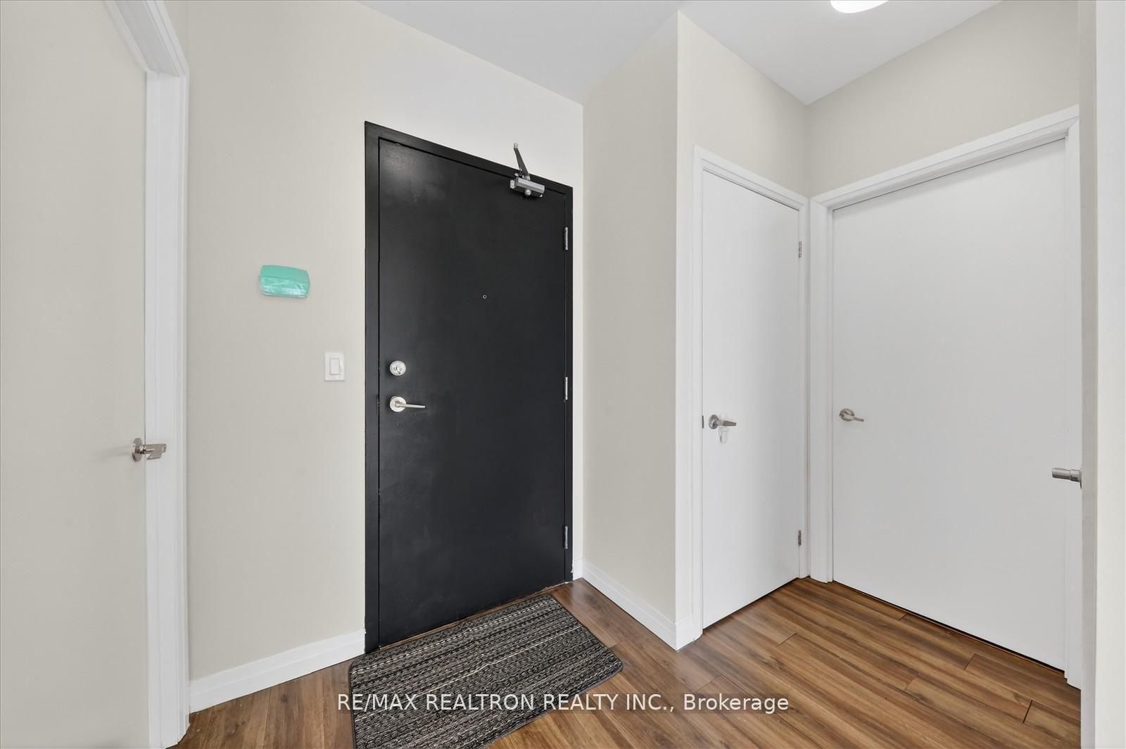 2152 Lawrence Avenue E, Unit PH08 - Photo 30