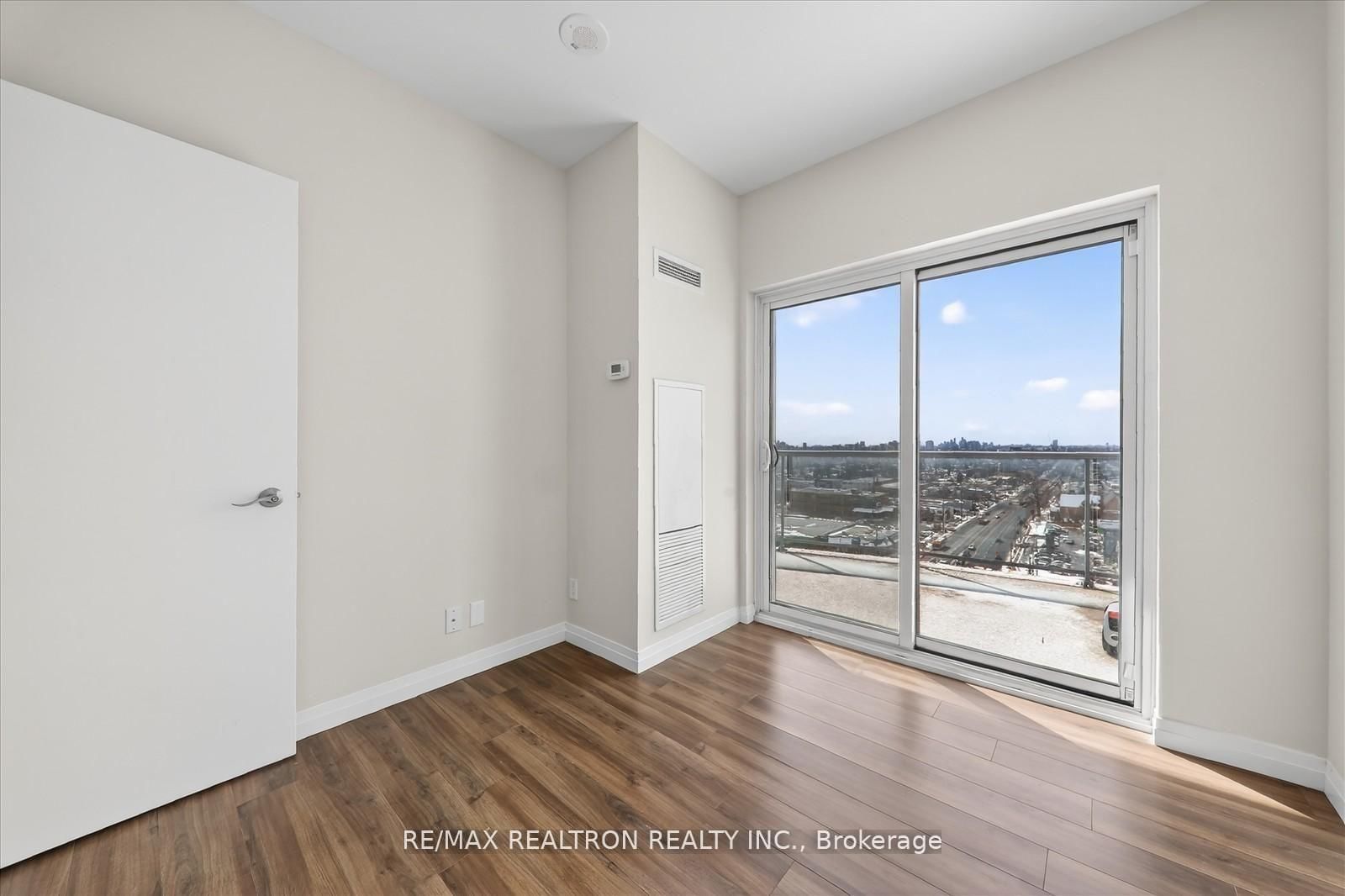 2152 Lawrence Avenue E, Unit PH08 - Photo 34