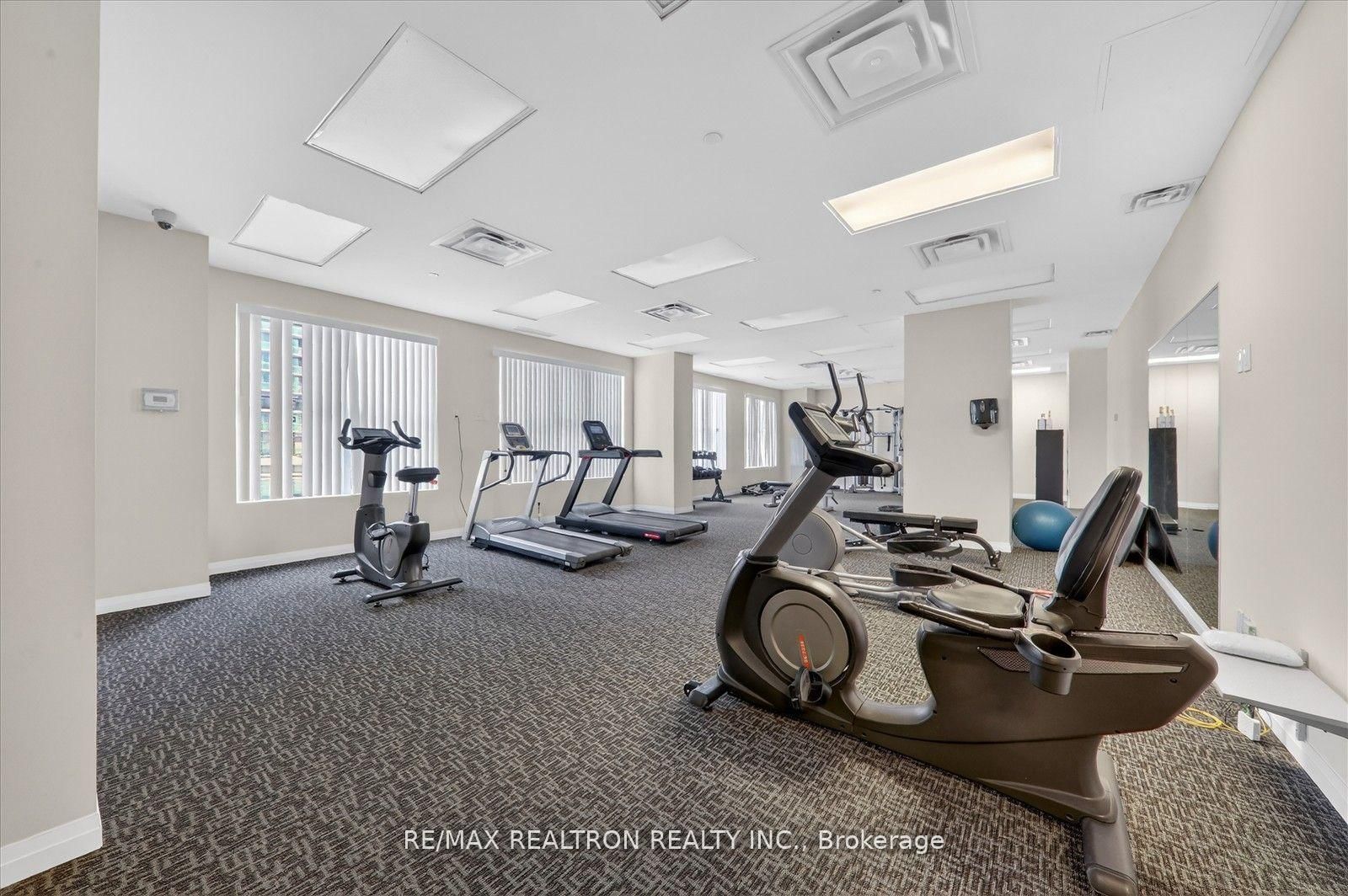 2152 Lawrence Avenue E, Unit PH08 - Photo 9