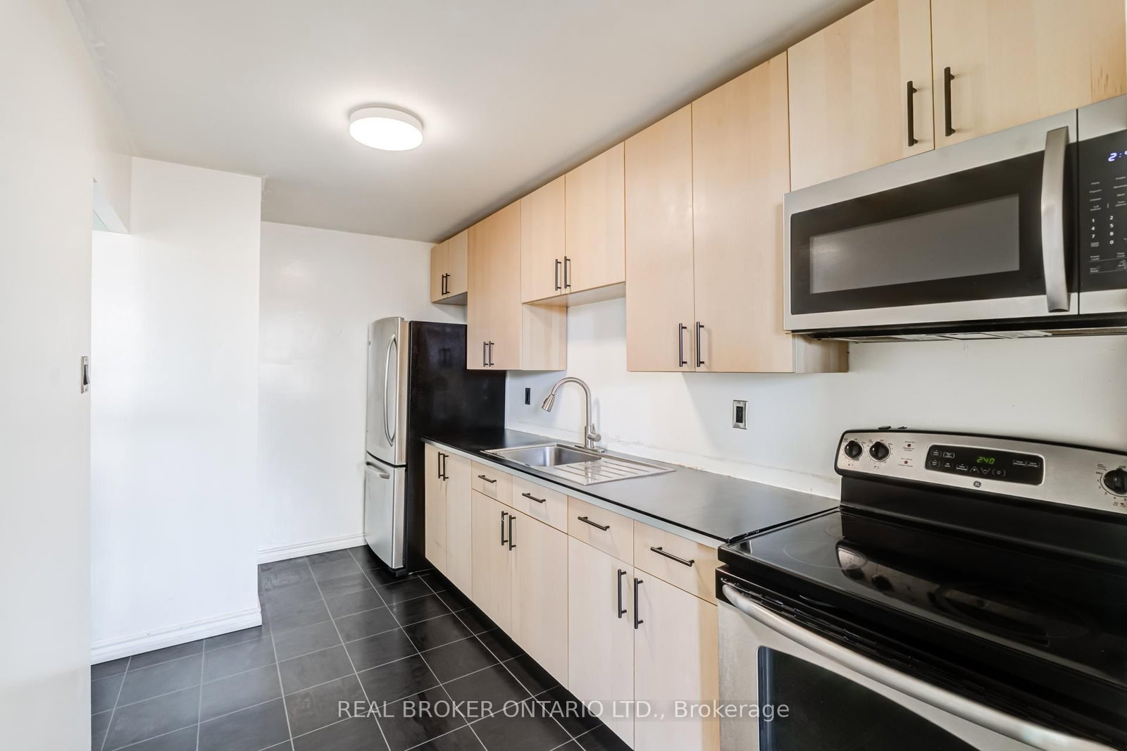 4060 Lawrence Avenue E, Unit 402 - Photo 12