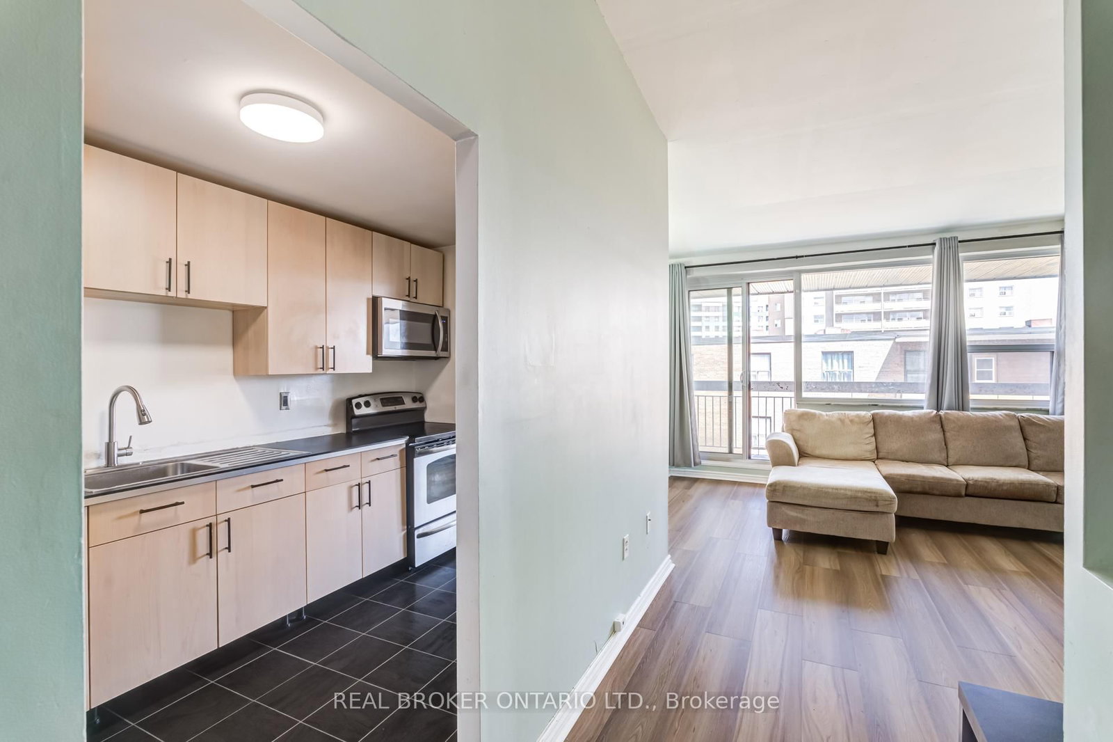 4060 Lawrence Avenue E, Unit 402 - Photo 5