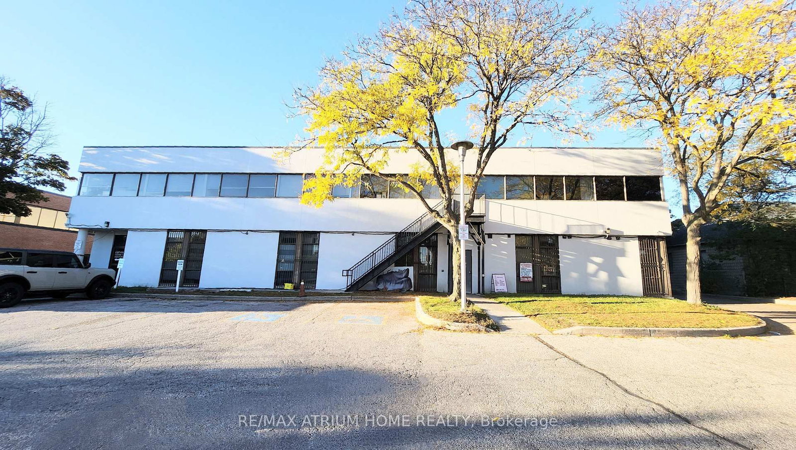 4125 Lawrence Avenue E - Photo 3