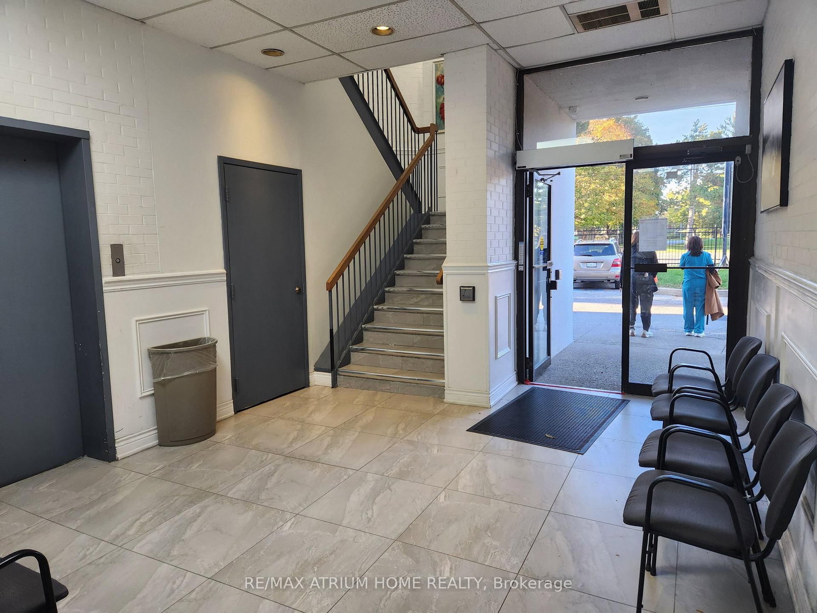 4125 Lawrence Avenue E - Photo 8