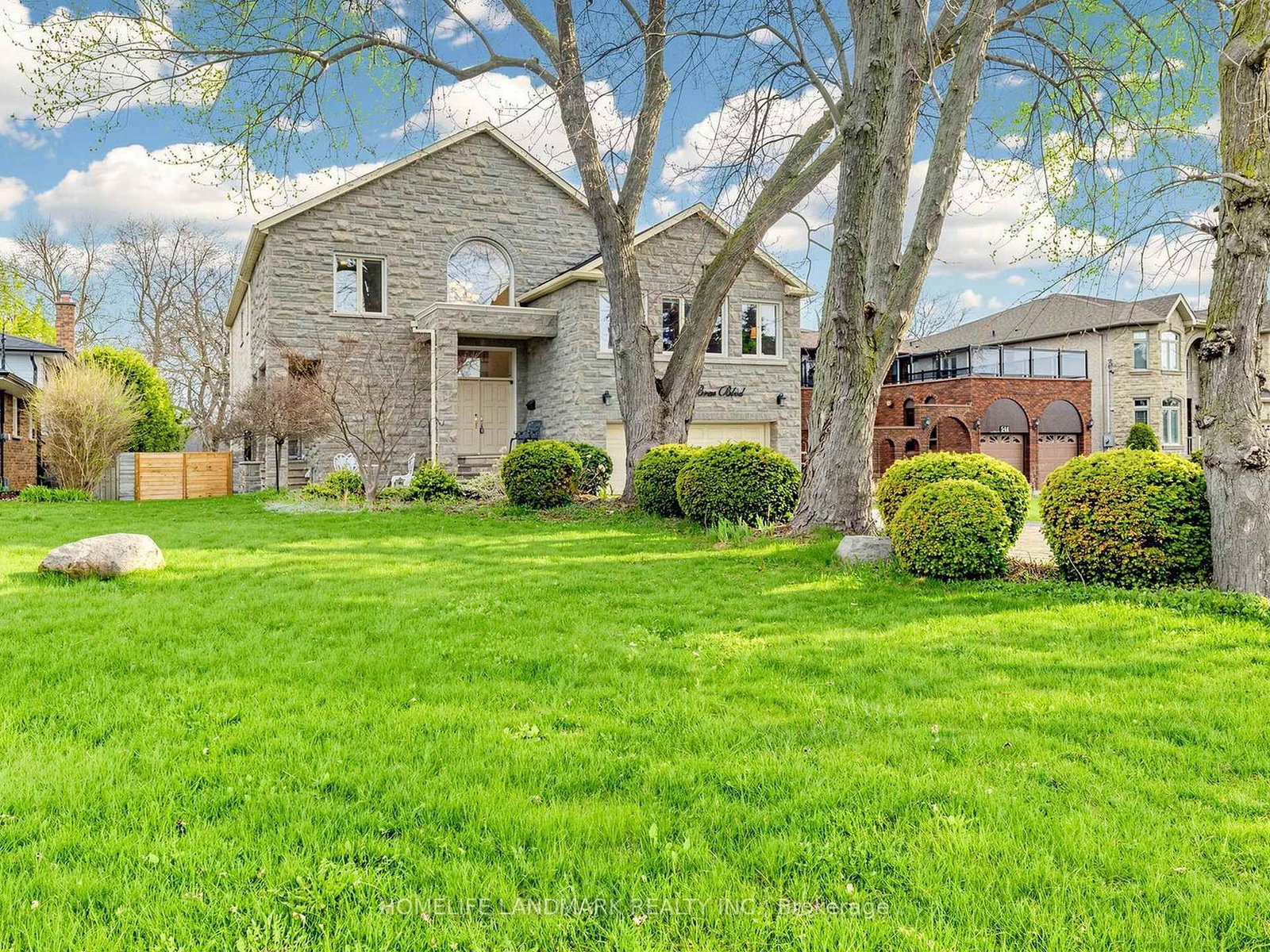 52 Cedar Brae Boulevard - Photo 2