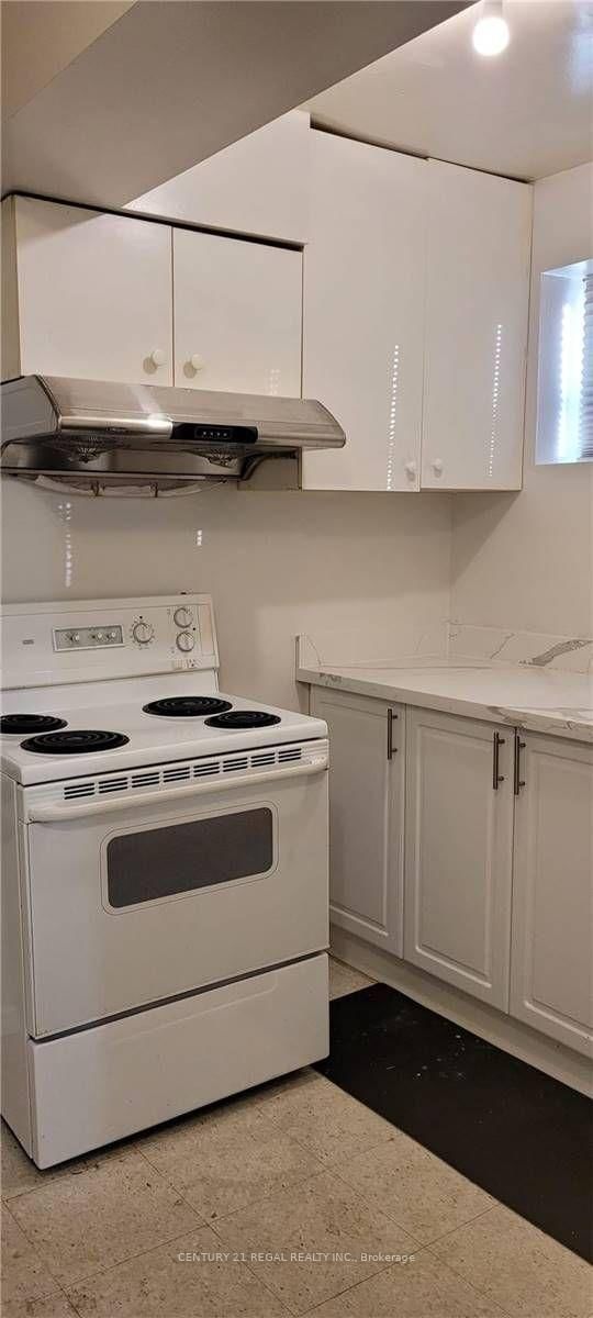 855 Ellesmere Road, Unit Main & Lower - Photo 4