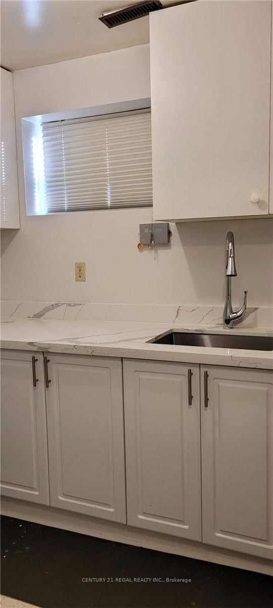 855 Ellesmere Road, Unit Main & Lower - Photo 5