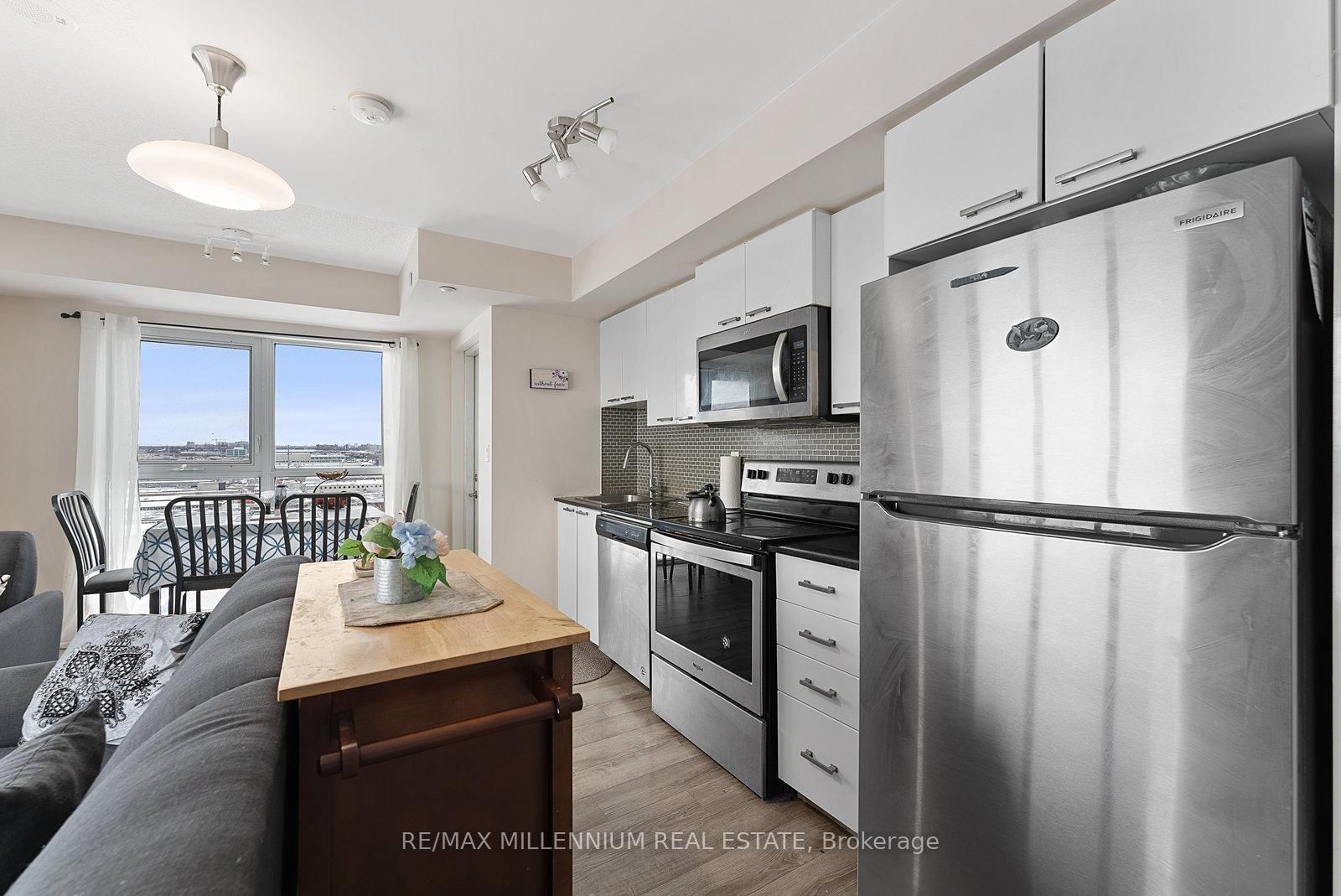 2150 Lawrence Avenue E, Unit 1609 - Photo 17