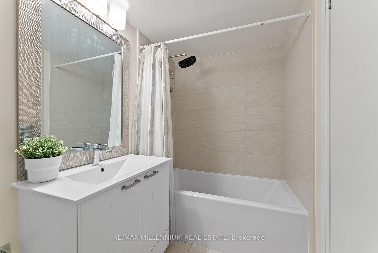 2150 Lawrence Avenue E, Unit 1609 - Photo 28