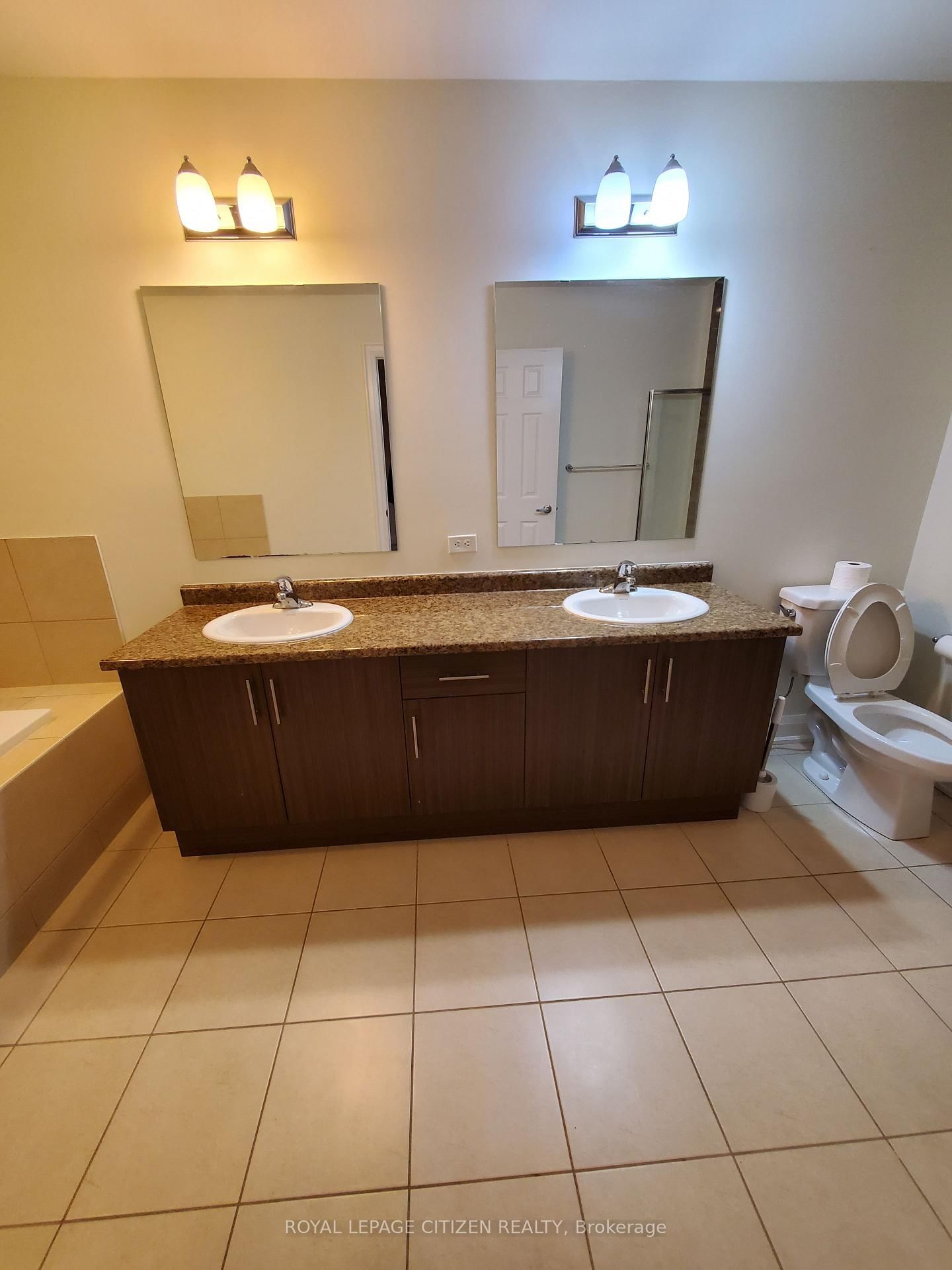 211 Symington Avenue - Photo 11