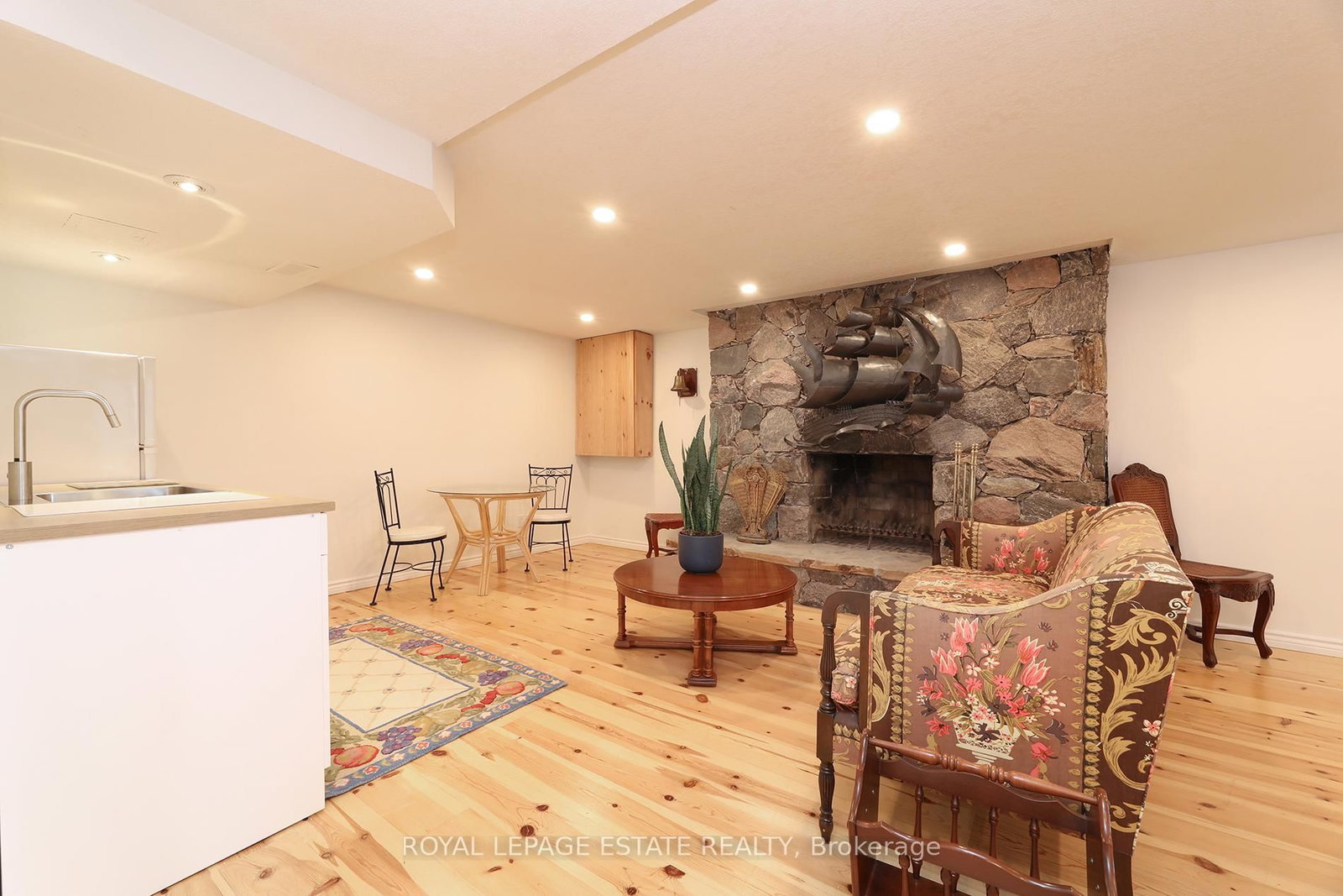 898 Beaufort Court - Photo 38