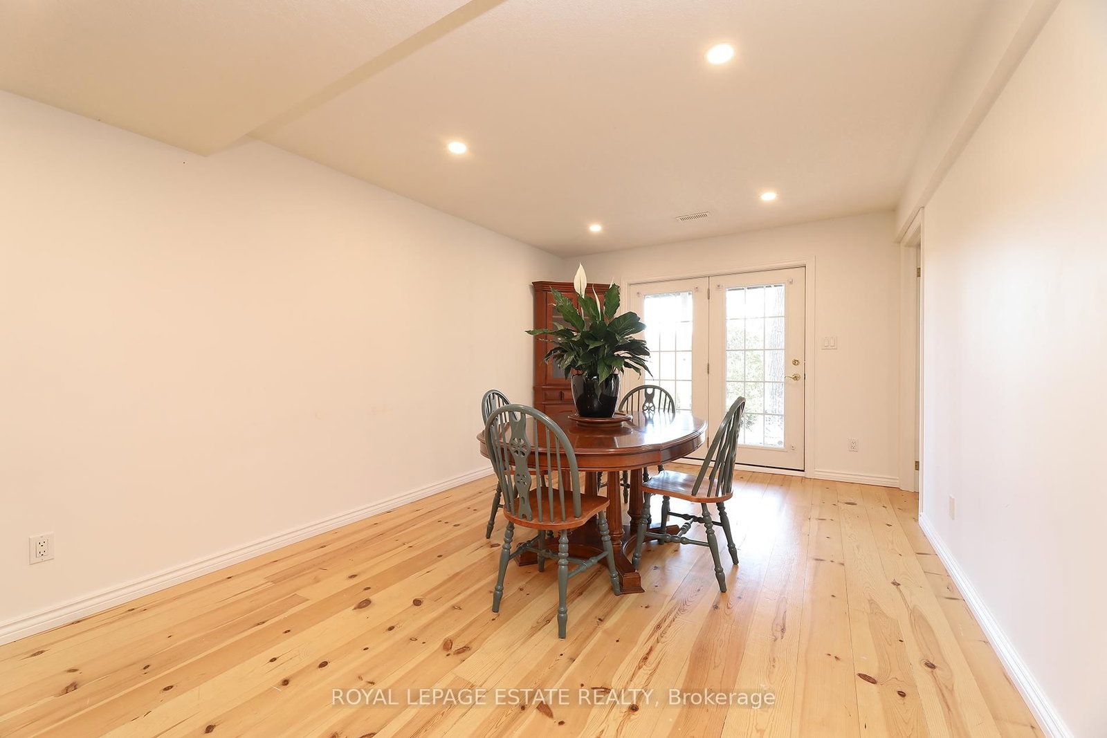 898 Beaufort Court - Photo 41