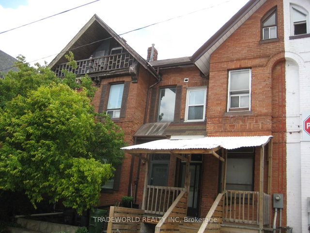 Lower - 765 Gerrard Street E