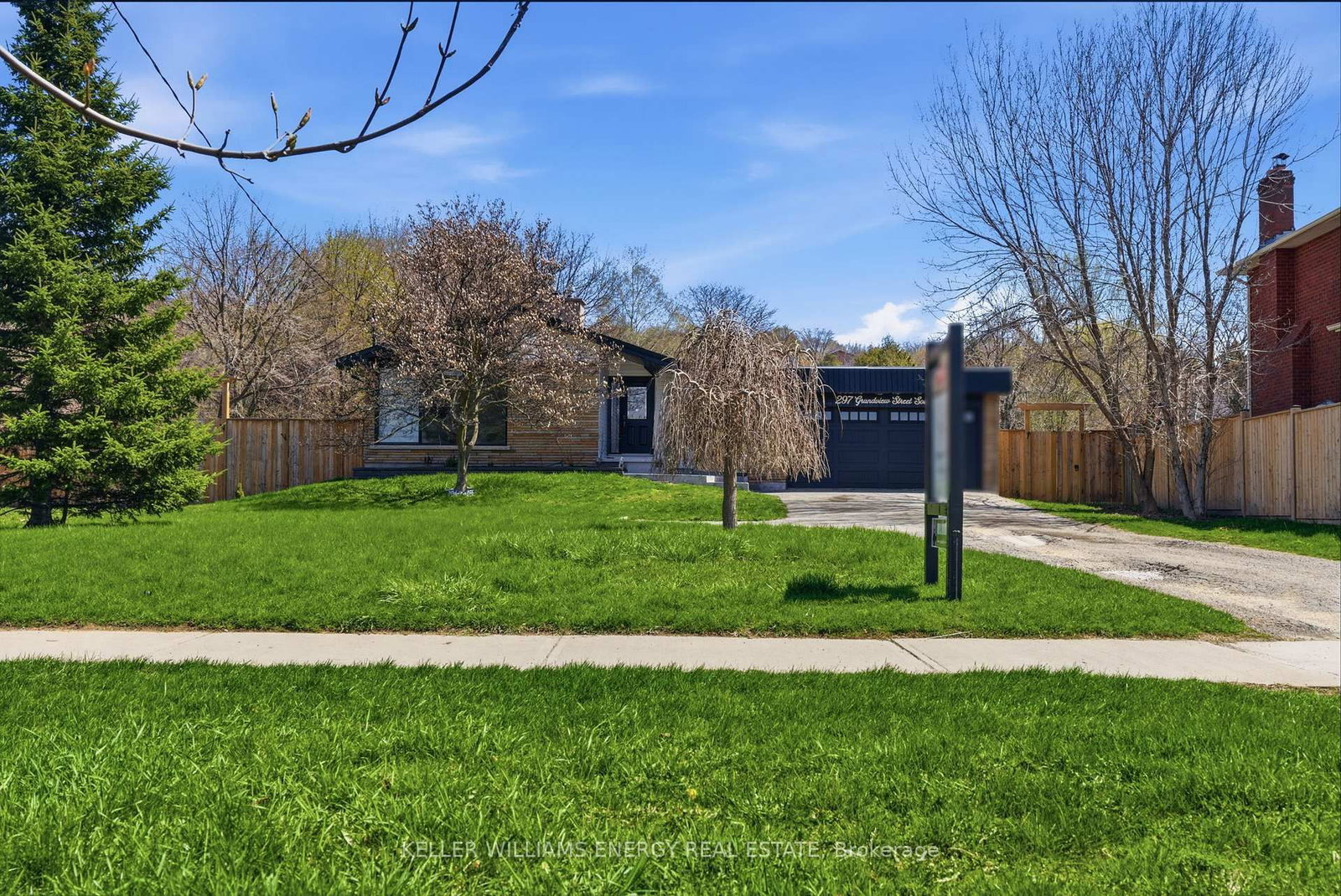 Detached House for sale at 297 Grandview Street, Oshawa, Ontario, L1H 7C6 - Donevan - MLS: E13052496
