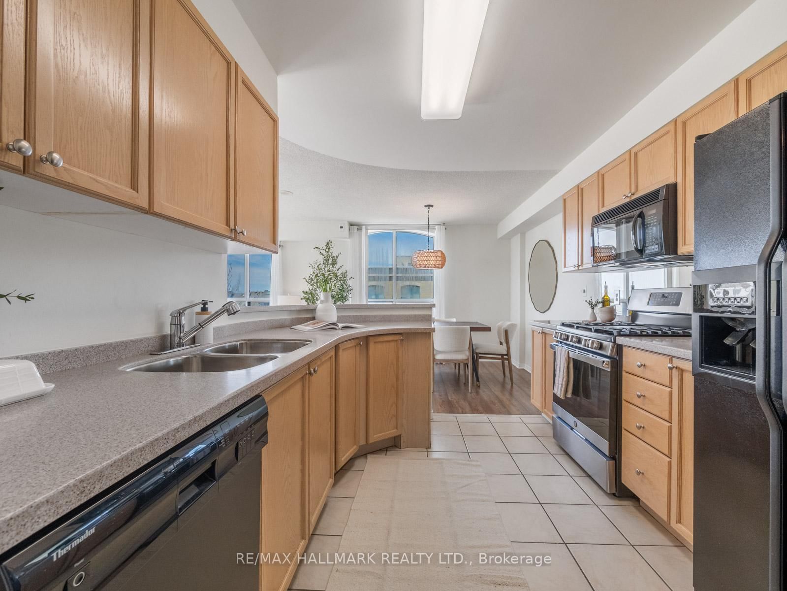 1797 Queen Street E, Unit 403 - Photo 14