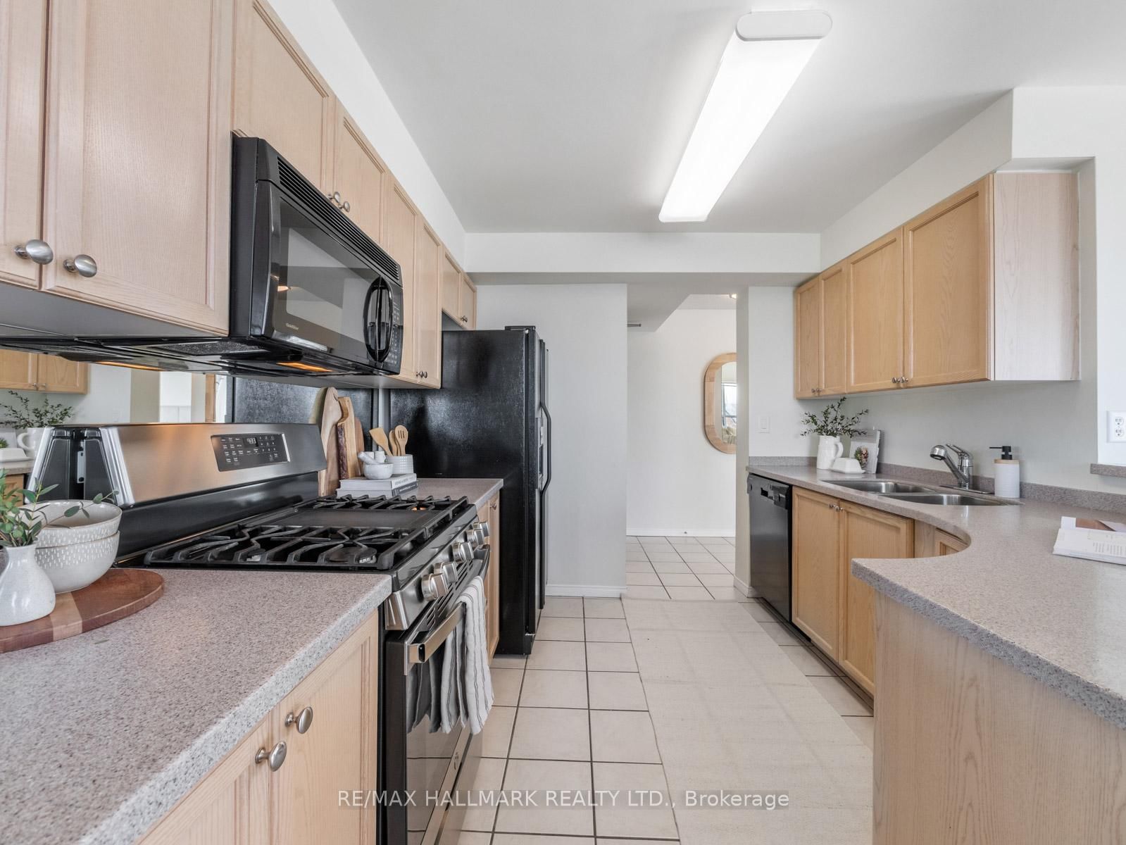 1797 Queen Street E, Unit 403 - Photo 18