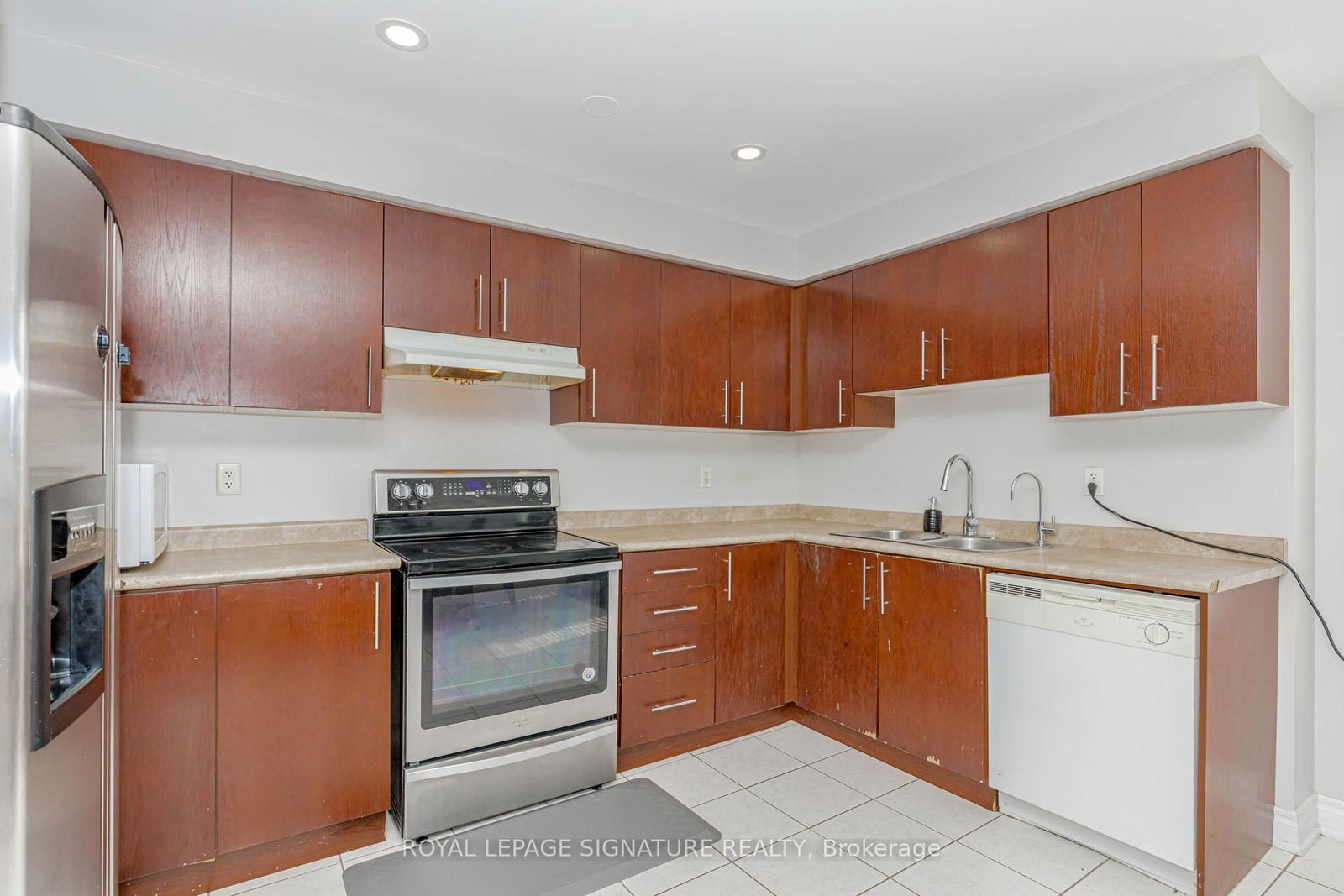 130 Bayly Street W - Photo 15