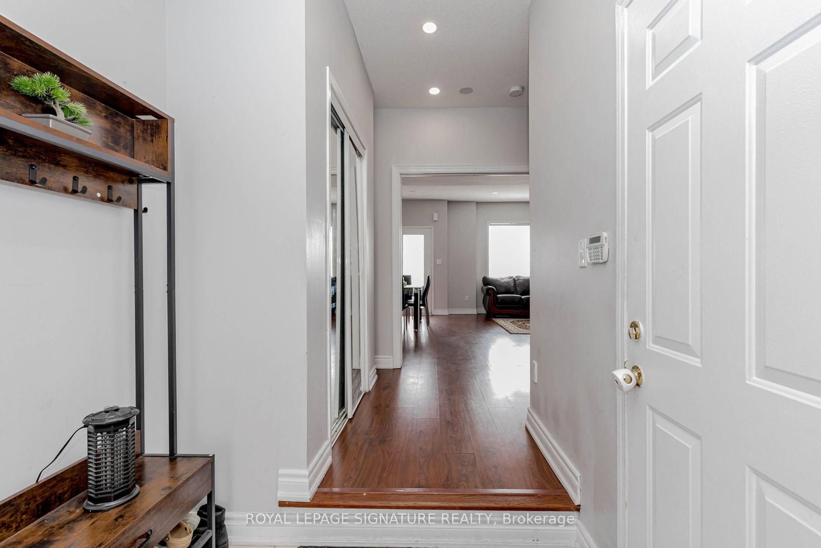 130 Bayly Street W - Photo 2