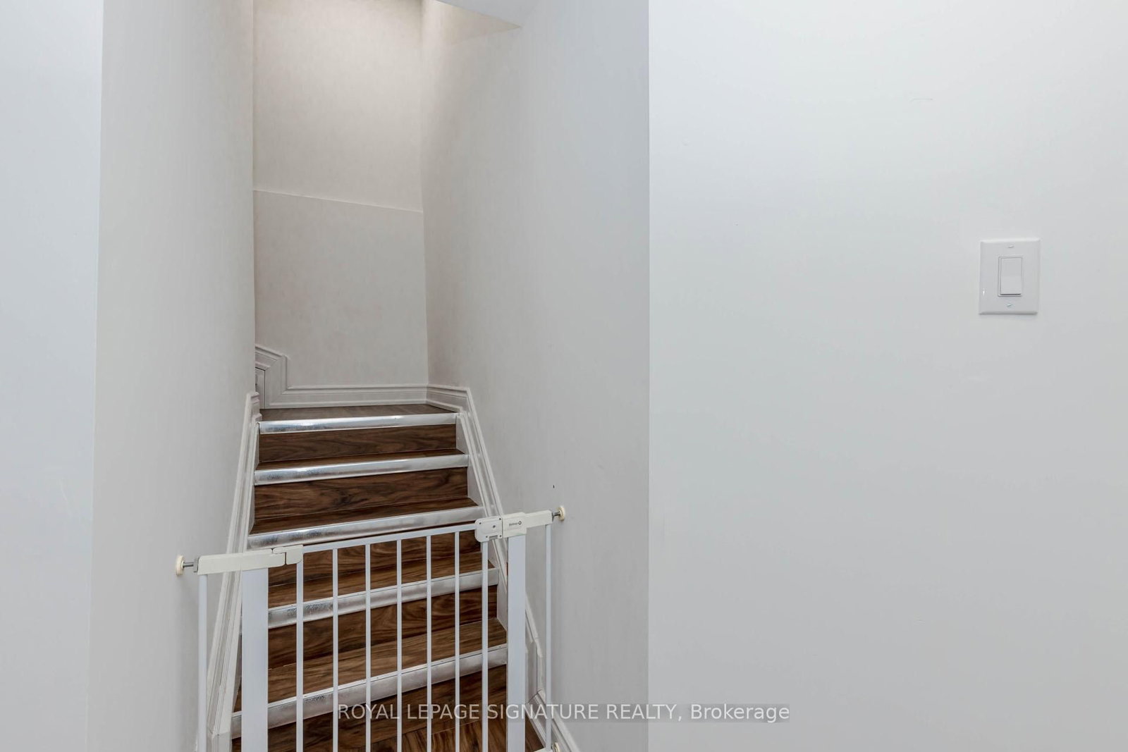 130 Bayly Street W - Photo 40