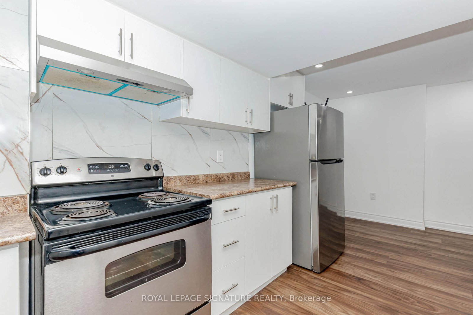 130 Bayly Street W - Photo 42