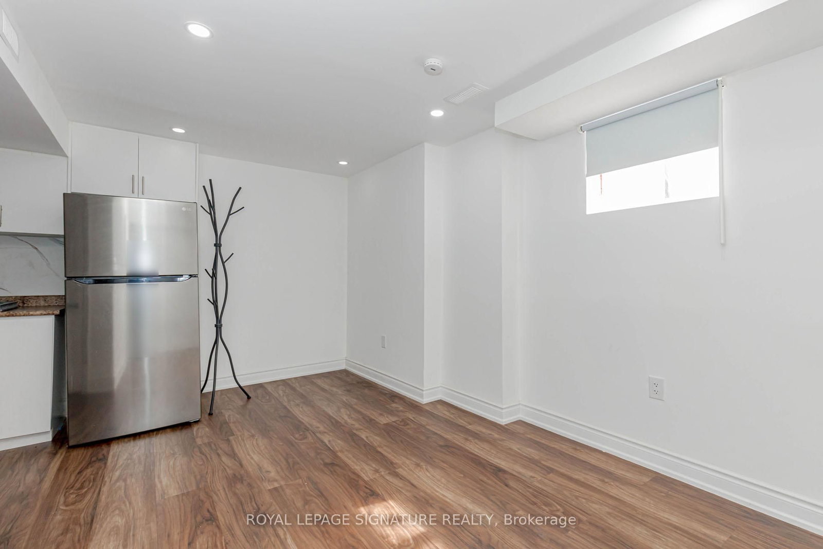 130 Bayly Street W - Photo 45