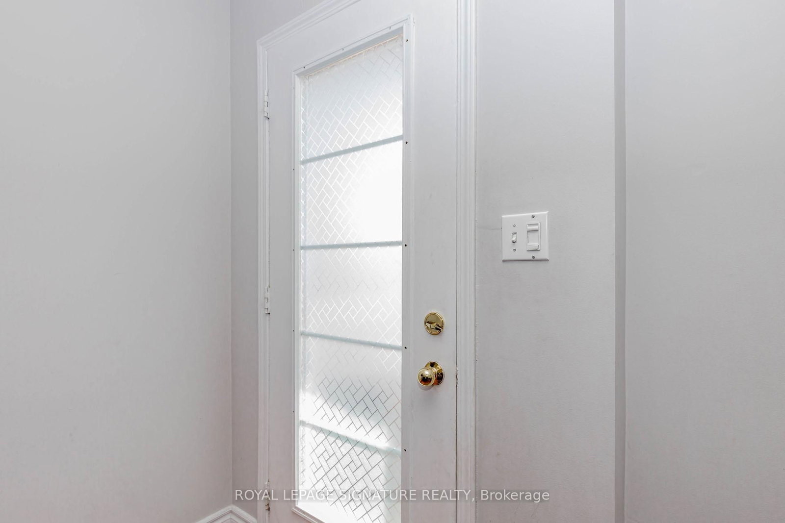 130 Bayly Street W - Photo 8