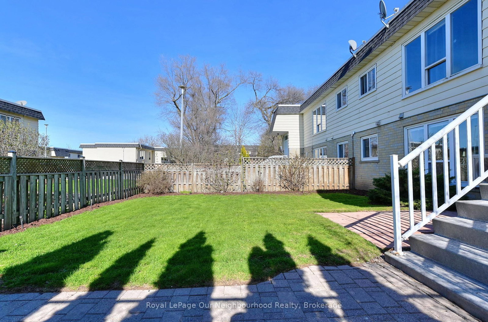 540 Mary Street E, Unit 2 - Photo 2