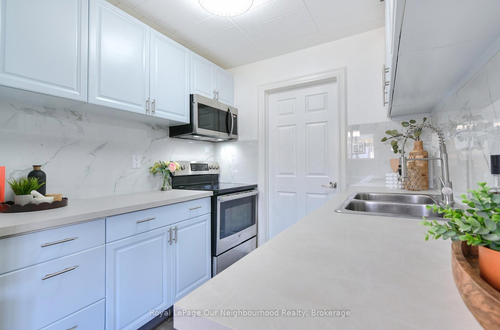 540 Mary Street E, Unit 2 - Photo 6