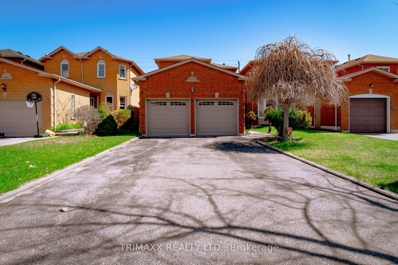 Detached House for sale at 92 Hartrick Place, Whitby, Ontario, L1R 2C3 - Rolling Acres - MLS: E13054688