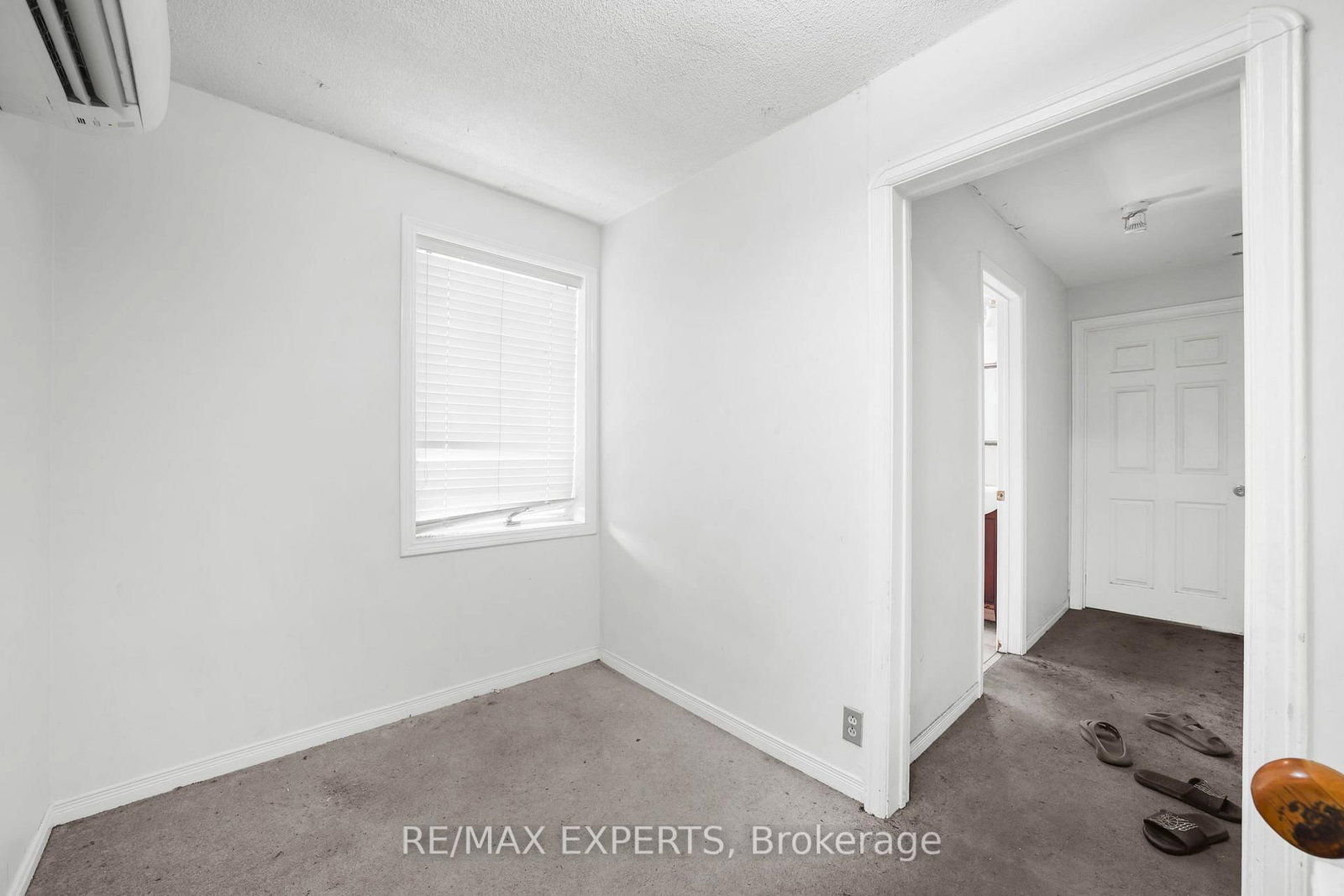 16 Bellehaven Crescent • Toronto, ON photo 10