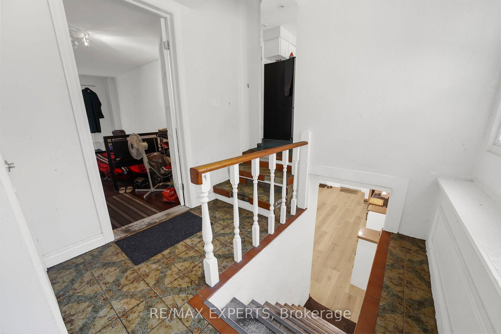16 Bellehaven Crescent • Toronto, ON photo 12