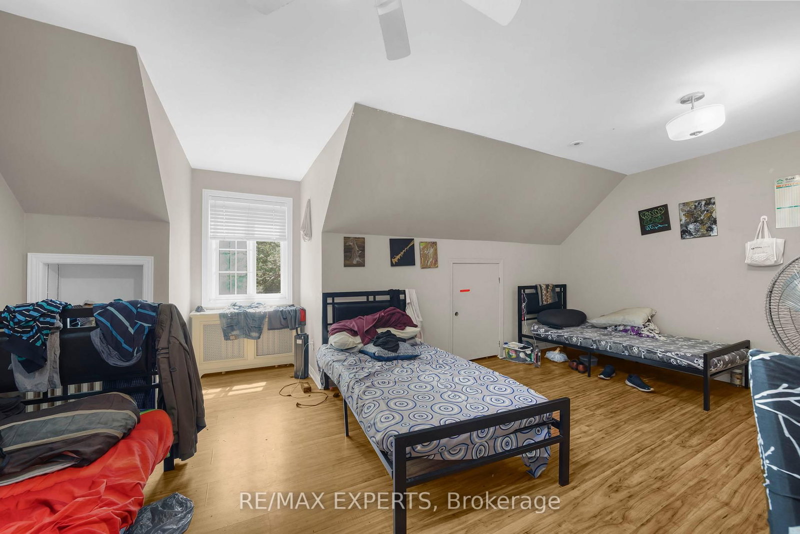 16 Bellehaven Crescent • Toronto, ON photo 15