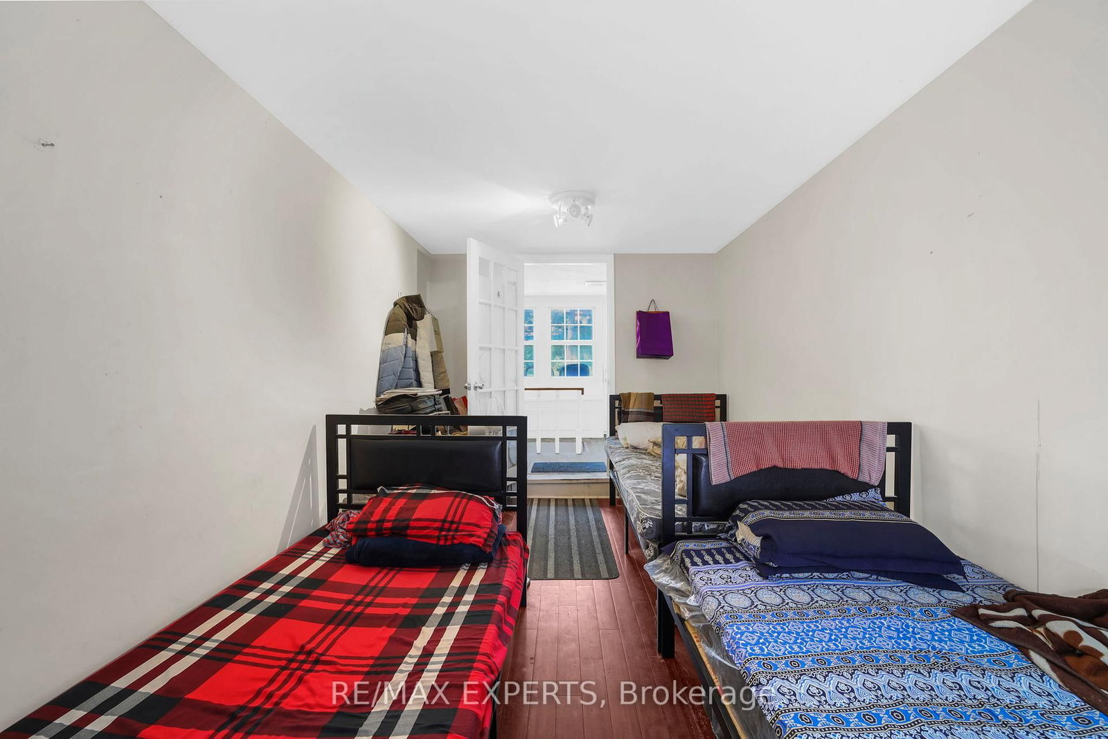 16 Bellehaven Crescent • Toronto, ON photo 19