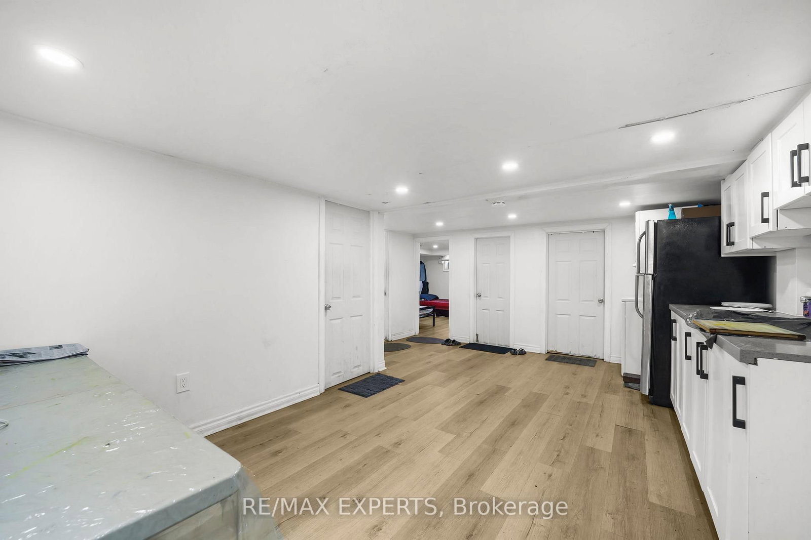 16 Bellehaven Crescent • Toronto, ON photo 22