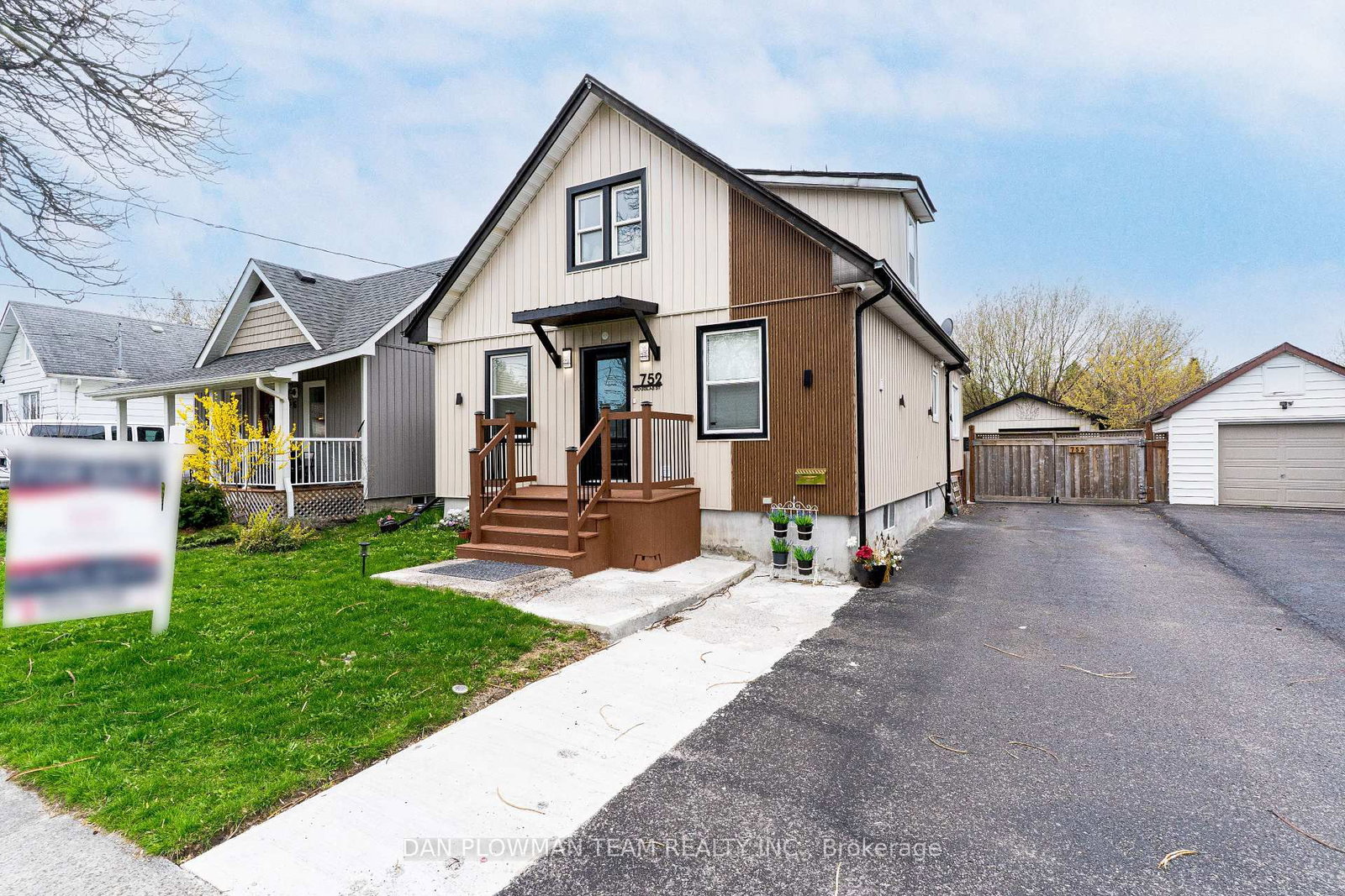 Detached House for sale at 752 Douglas Street, Oshawa, Ontario, L1H 5C7 - Lakeview - MLS: E13055592