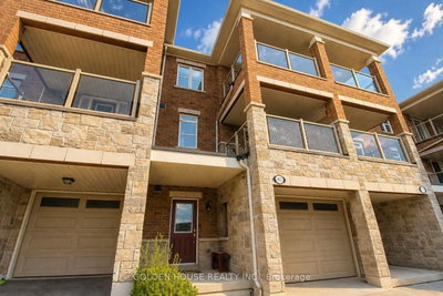 Townhouse, Condo in Duffin Heights
