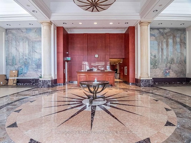 1513 - 8 Lee Centre Drive
