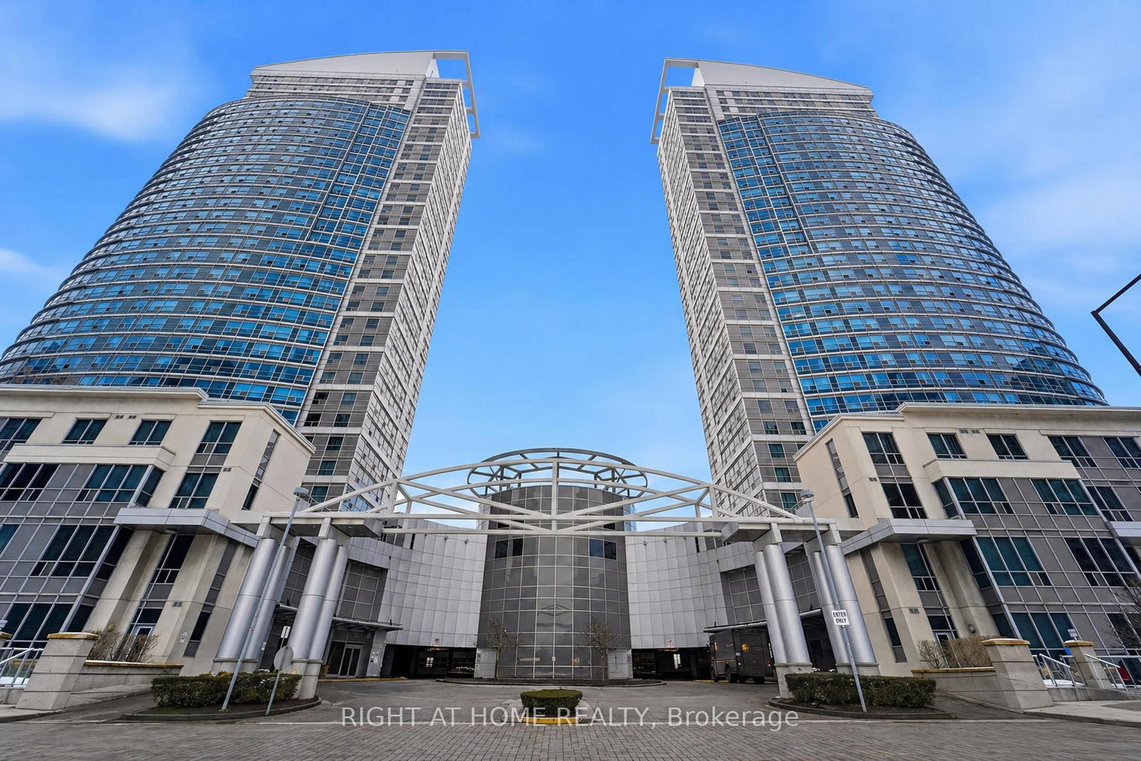 Condo for sale at 1612-38 Lee Centre Drive, Toronto, Ontario, M1H 3J7 - Woburn - MLS: E13055862