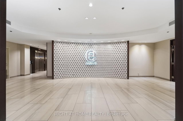 1612 - 38 Lee Centre Drive