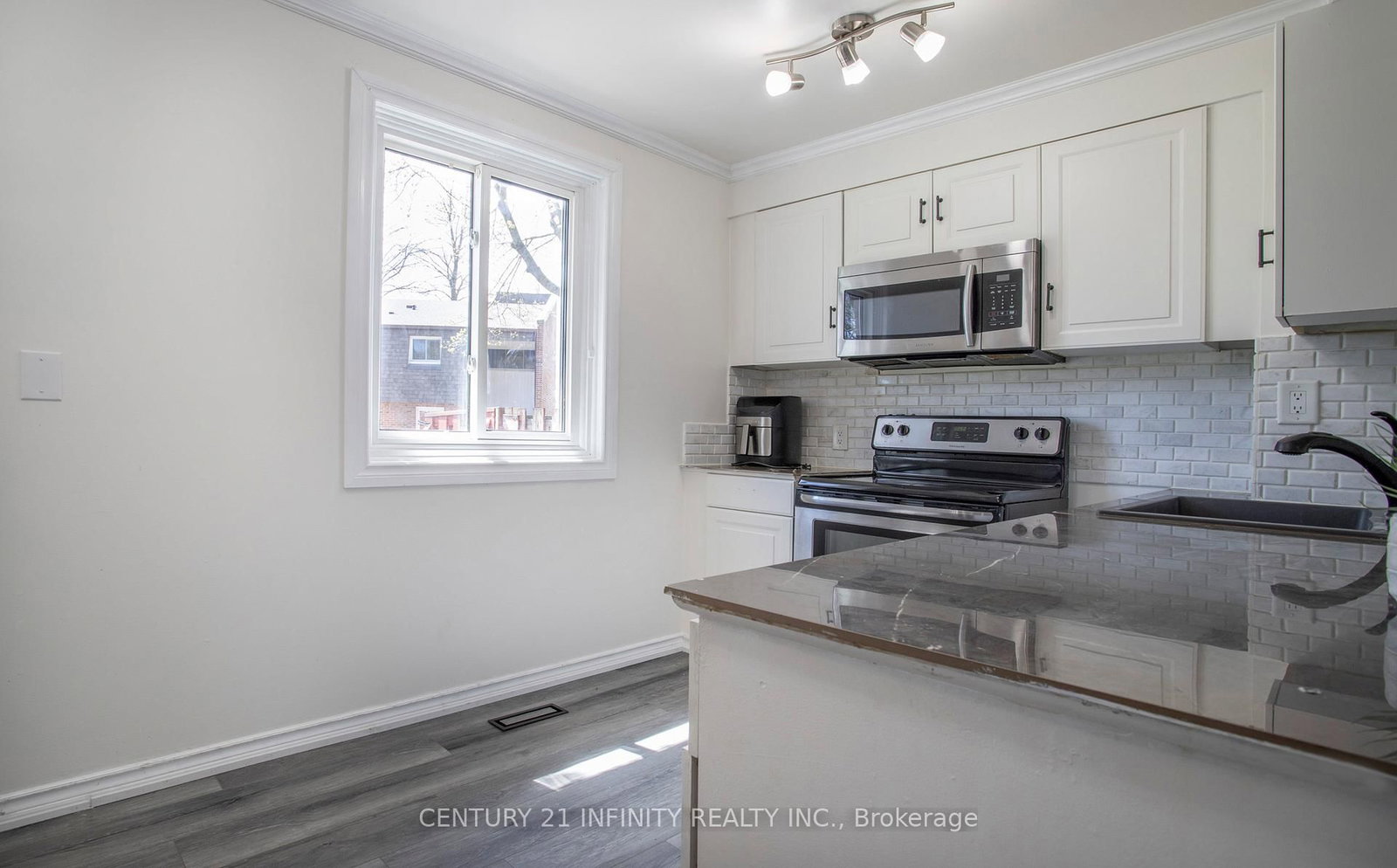 101 Dovedale Drive, Unit 33 - Photo 12